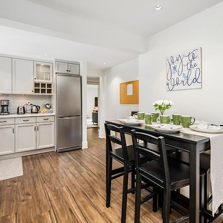 Gorgeous 4 Bedroom Garden Level Suite At Vancouver West & Ubc エクステリア 写真