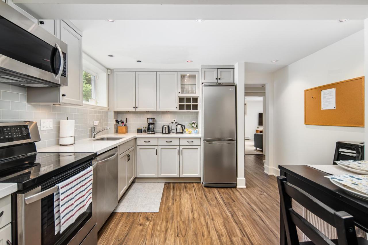 Gorgeous 4 Bedroom Garden Level Suite At Vancouver West & Ubc エクステリア 写真