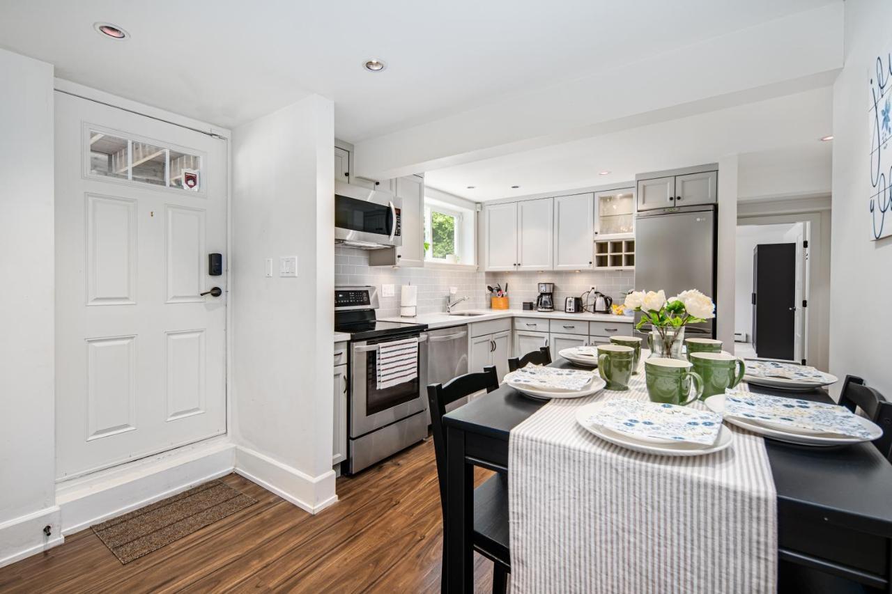 Gorgeous 4 Bedroom Garden Level Suite At Vancouver West & Ubc エクステリア 写真