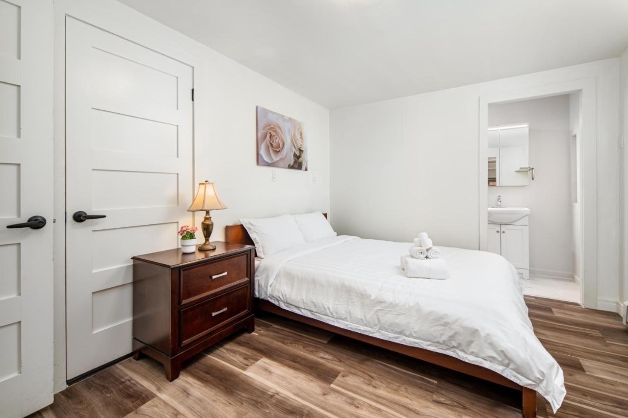 Gorgeous 4 Bedroom Garden Level Suite At Vancouver West & Ubc エクステリア 写真