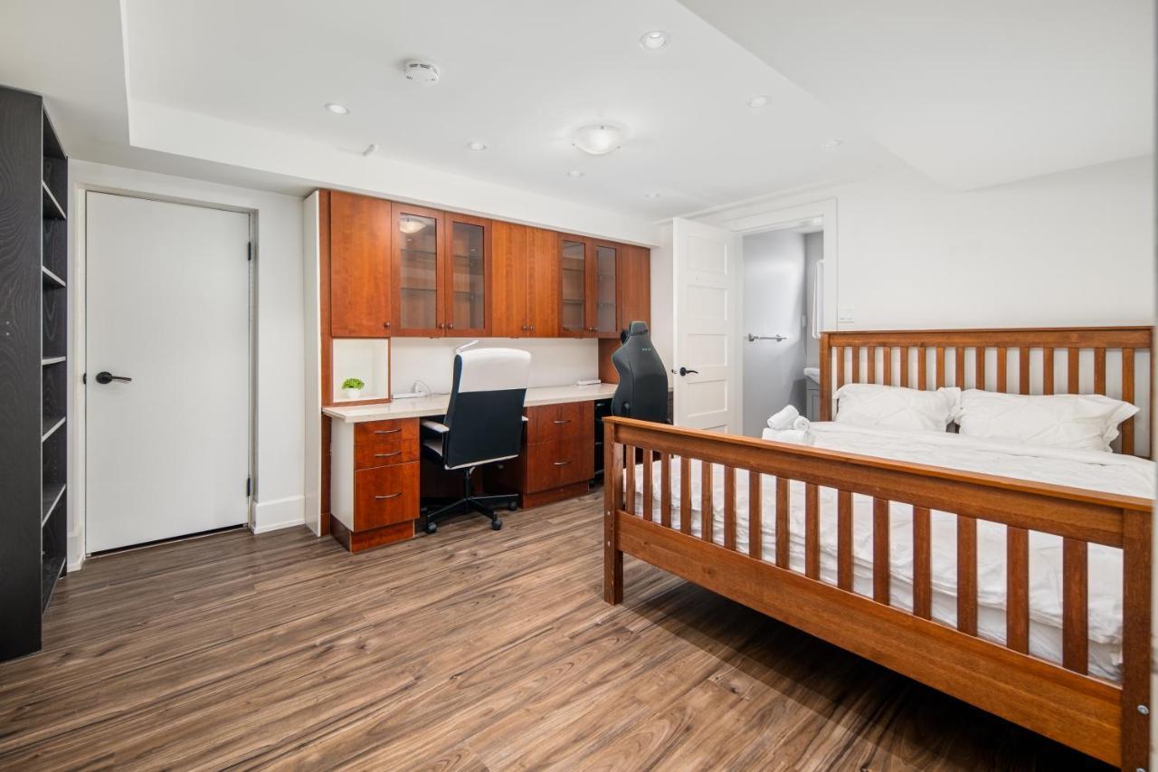 Gorgeous 4 Bedroom Garden Level Suite At Vancouver West & Ubc エクステリア 写真